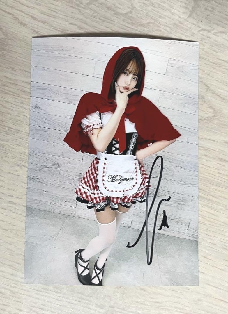 Amazon.co.jp: 松本いちかサイン入り写真 : 文房具・オフィス用品