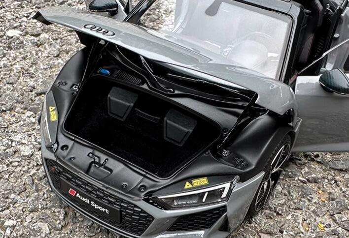 【専用】アウディR8 Spyder ミニカー 1/18 AUDI SPORT特注 1/18スケール「アウディR8スパイダー V10」（Dynamite