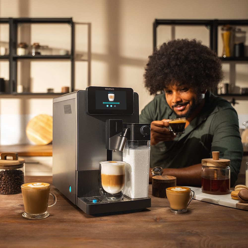 Cecotec Cremmaet Latte Touch Kaffeevollautomat, 19 bar, Thermoblock | 12 Getränke, 4 Profile, Wasser 1,1 l und 400 ml Milch, TFT-Display, konische Mühle, automatische Reinigung, höhenverstellbar