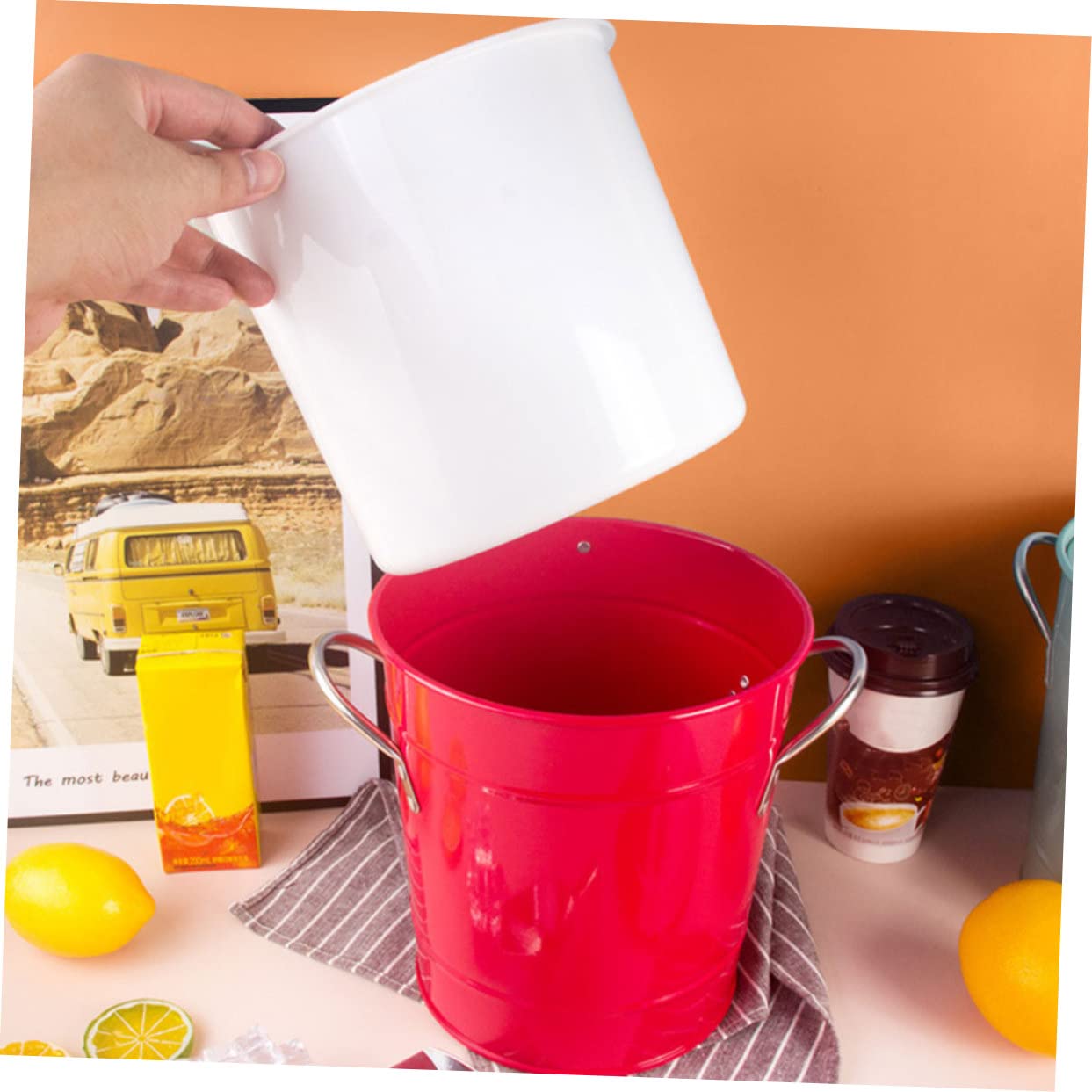 POPETPOP Seau à Glace en Fer Isolé Rouge Vif 5 L, Refroidisseur de Boissons pour Bar et Maison, Accessoire Polyvalent pour Fêtes et Restaurants, Seau à Glaçons Robuste Poignée Pratique