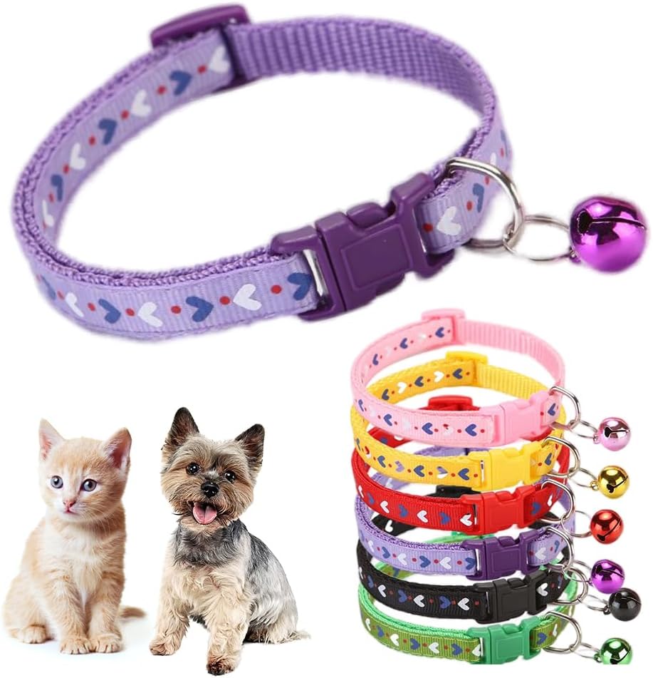 Collar para gato morado con cascabel, estampado de corazones, talla XS