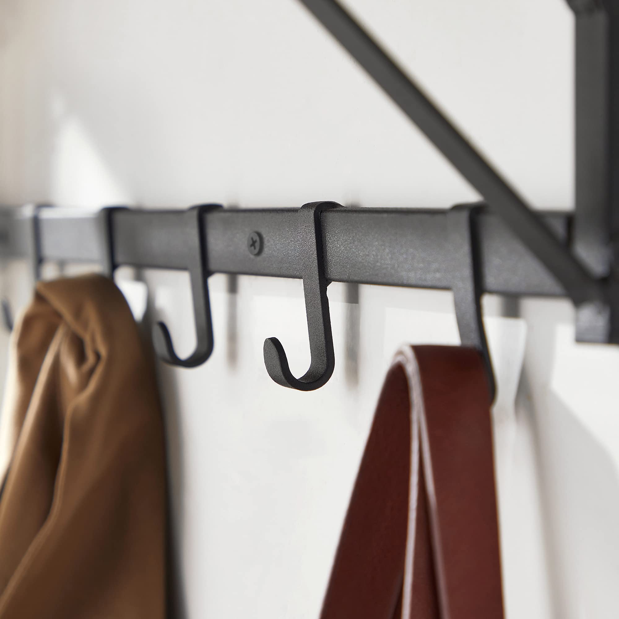 ACAZA Garderobenständer zum Aufhängen mit Regal für Pflanzen, Schlüssel oder Schals, Kleiderhaken mit 7 Haken und Stange für Kleiderbügel, industriell, Braun/Schwarz