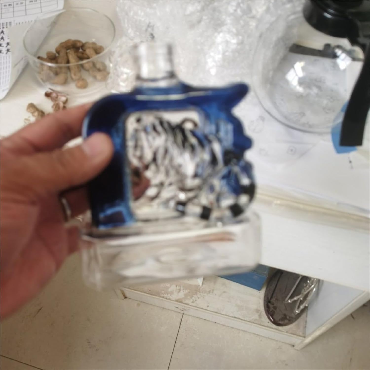 300ML ウィスキ一デカンタ - ウイスキーボト 置物 彫像、人気商品であるタイガースのウイスキーボトル、ユニークでクリエイティブ