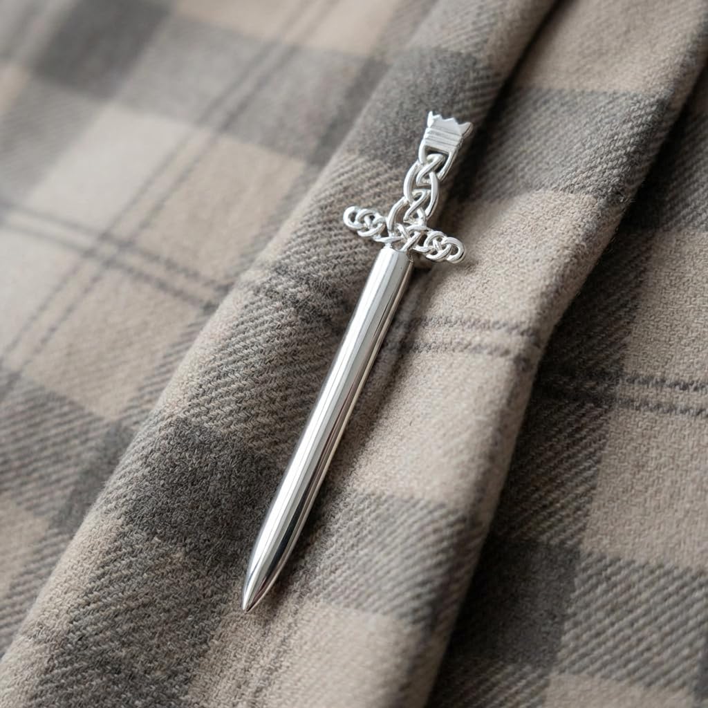 Pin Falda Escocesa, con Espada extraíble, de Plata de Ley