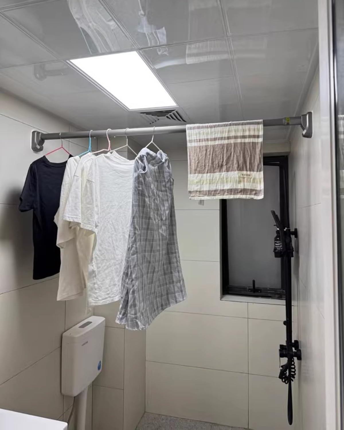 Tringle Penderie Tringle à Vêtements Ronde Télescopique - Sans Perçage, Support Extensible pour Organisateur de Vêtements de Buanderie, Tringle à Rideaux en Acier Inoxydable(Gray,70-120cm(27.6-47.2))