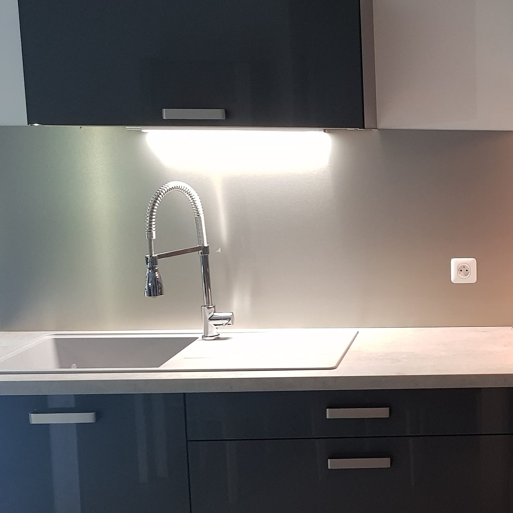 Crédence Aluminium Anodisé brossé ép 1.5 mm - 10 Tailles - Hauteur 50 cm x (Longueur 80 cm)