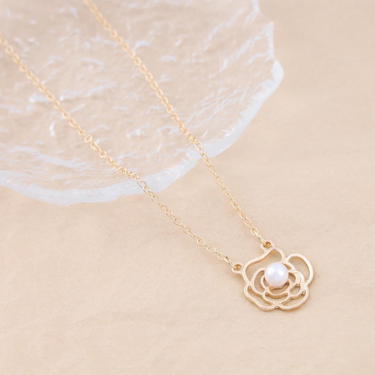 Bohemia Pearl Flower Choker Necklace Hollow Flower Pendant Necklace Gold Rose Flower Necklace Vintage Floral Choker Necklace Jewelry for Women - Image 6