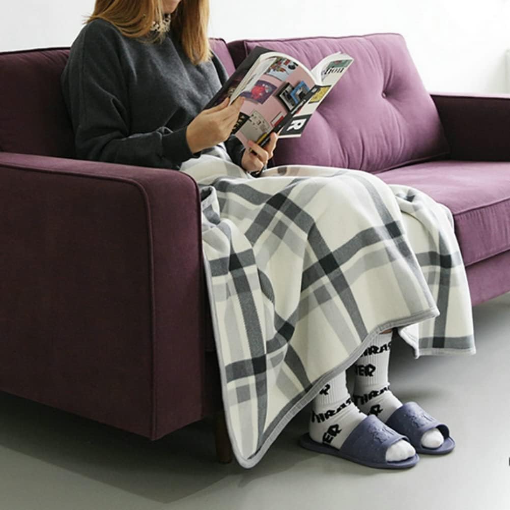 Heated Blanket with Flannel and Plush Design