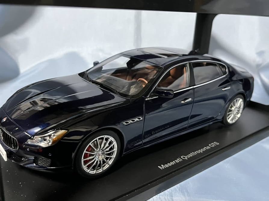 Maserati Quattroporte 1/18 ブラック 1/18 BBR Maserati Quattroporte (Black) Resin Car Model