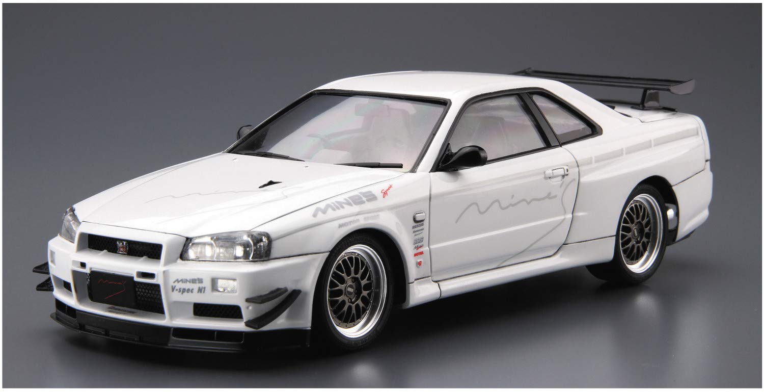 Amazon.com: Aoshima Nissan Mines BNR34 Skyline GT-R '02 1:24 Scale