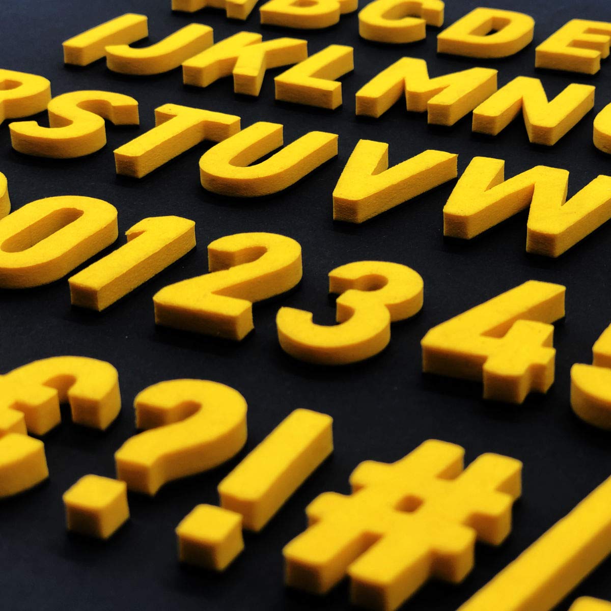 220 lettere e numeri magnetici (giallo)