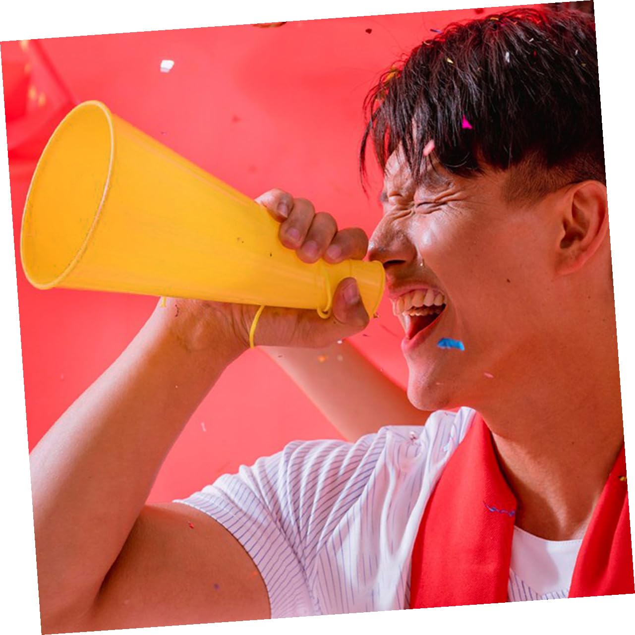 ABOOFAN 4 Stück Kleiner Megaphone aus Kunststoff zum Anfeuern bei Sportveranstaltungen mit Benutzerfreundlichem Design und Schallverstärkung für Outdoor Aktivitäten