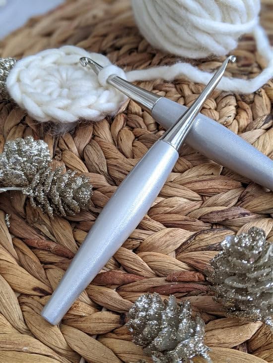 Image of Furls Crochet Hook, Odyssey Silver, Nickel Plated Tip for Effortless Glide, Ergonomic Handle Crochet Hooks 7 inch (Odyssey Silver, L - 7.00MM)