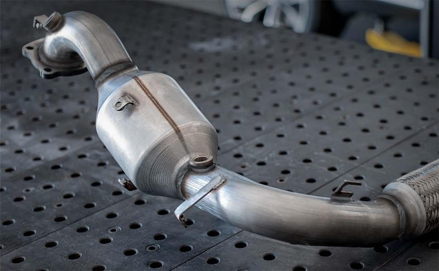 MagnaFlow Catalytic Converter 5671272: California Grade, Direct-Fit, Compatible with 2009-2012 Nissan Sentra (CARB Compliant)