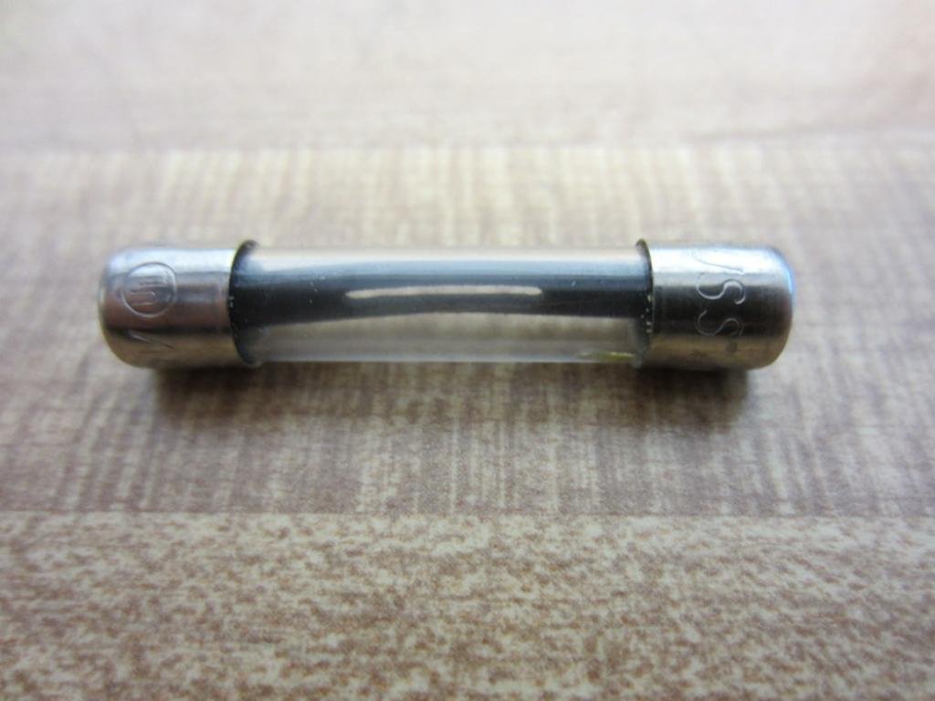 Bussmann agc-3/10 serie AGC Fuse, ad azione rapida, 3/10 AMP, 250 V, tubo di vetro, 1/10,2 cm x 1 – 1/10,2 cm (confezione da 5)