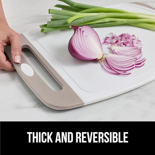 Miniatura 7 de GORILLA GRIP Juego de 3 tablas de cortar de cocina reversibles sin BPA, diseñadas en Estados Unidos, no porosas, ranuras para jugos, borde