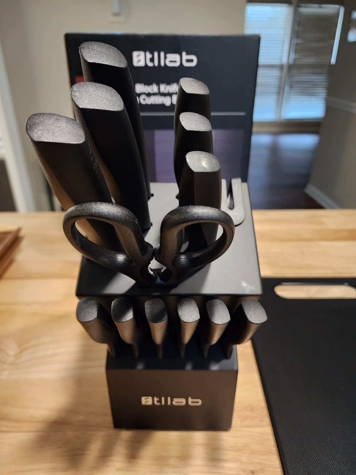 8/mo Finance Stllab Knife Set with Cutting Board, 15 Pcs Kitchen