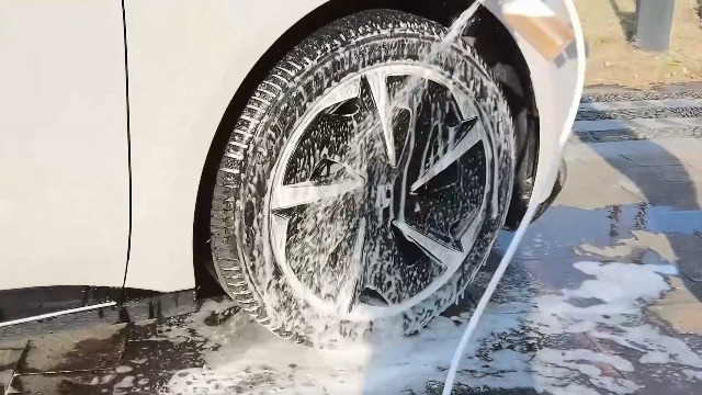 Amazon | 折り畳み式 高圧洗浄機 コードレス 充電式 5つの噴射モード