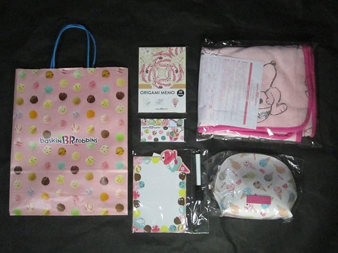 Amazon Co Jp 31サーティワン 年 福袋 スヌーピーコラボブランケット オリジナルポーチ白 スヌーピーとサーティワンコラボブランケット サーティワンオリジナル付箋 サーティワンオリジナル折り紙がたメモ帳 サーティワンオリジナルマグネットホワイト