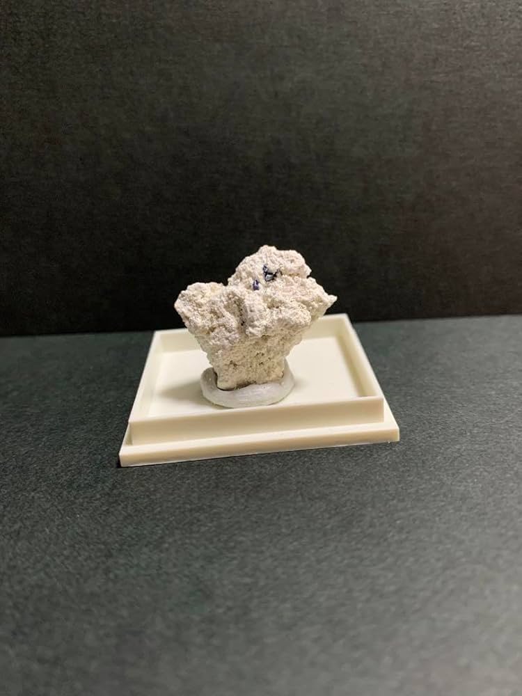 国産鉱物　逸見石　２個 国産鉱物 逸見石 2個 Komurominerals.com ＞ 日本産鉱物・JAPAN