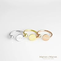 Vista 3 de MignonandMignon Personalized Custom Name Initial Disc Ring Gift For Her Mother's Day Gift - ROCB