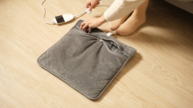 Amazon | 【無段階温度制御40℃~70℃・8段階タイマー】BILIWAL 足元