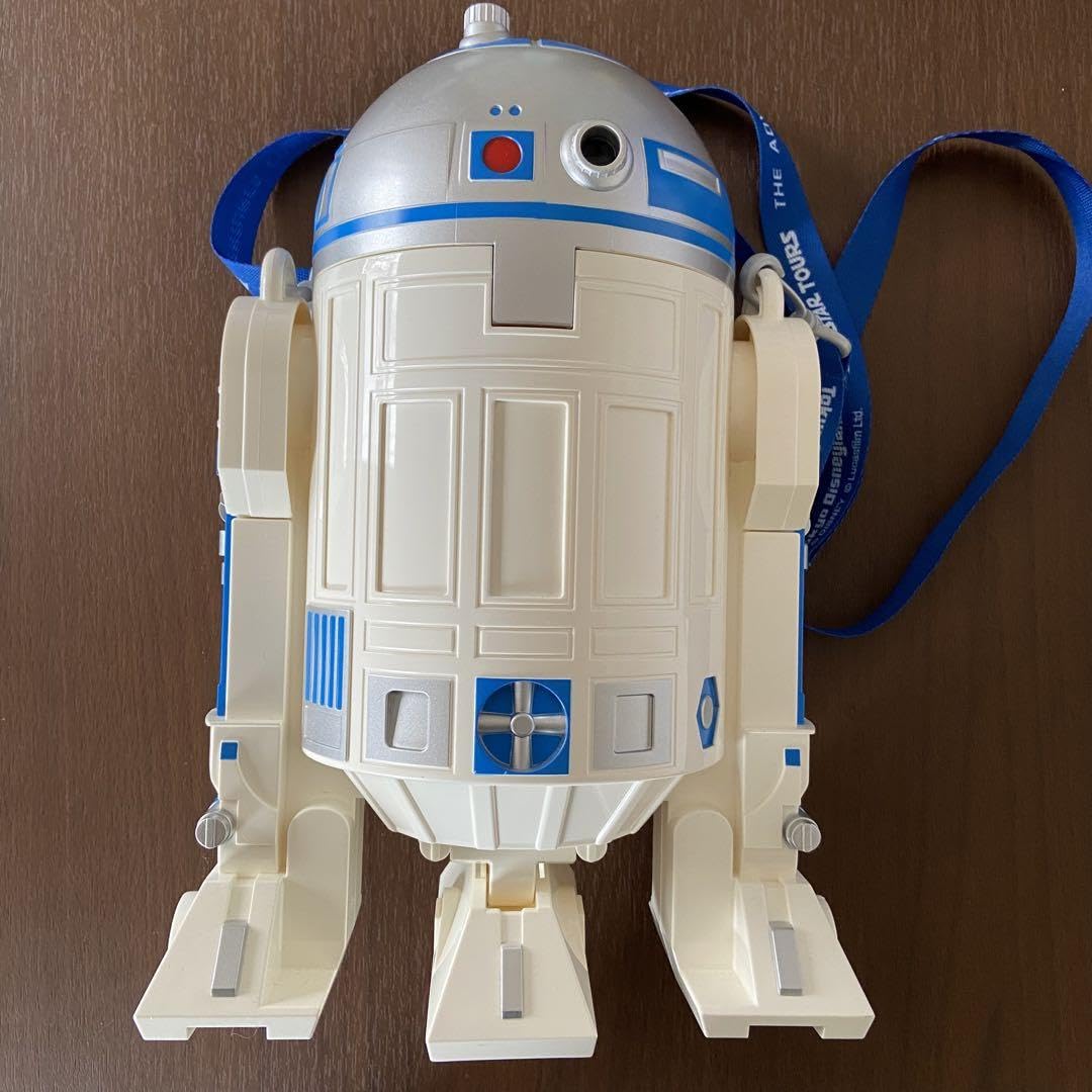R2-D2　ポップコーンバケット R2-D2のポップコーンバケット（2100円）。 - 東京