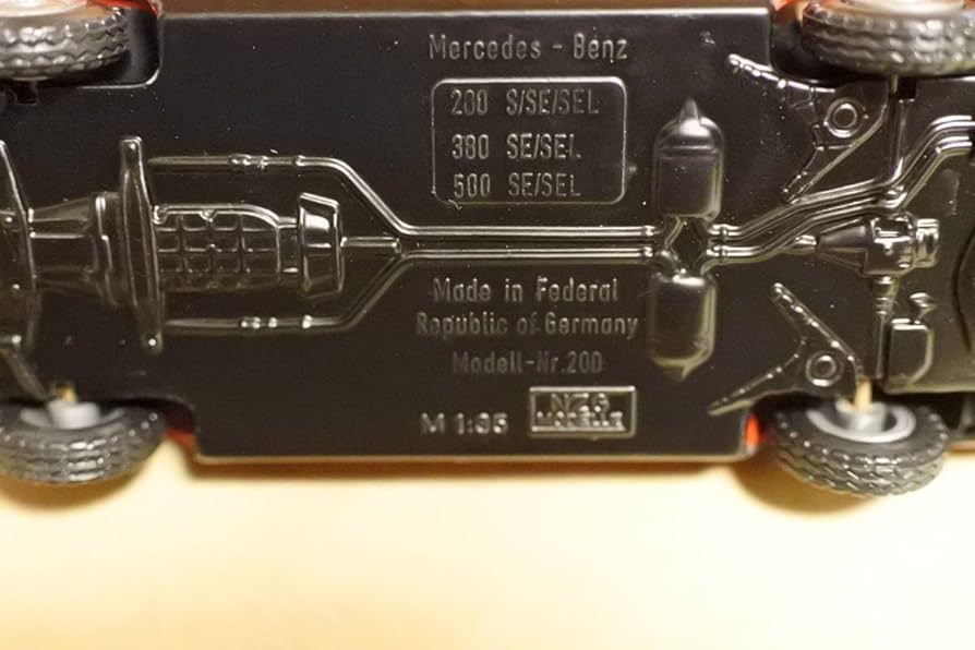NZG モデル 1/35 メルセデスベンツ 500SE 当時物 西ドイツ NZG モデル 1/35 メルセデスベンツ 500SE 当時物 西ドイツ