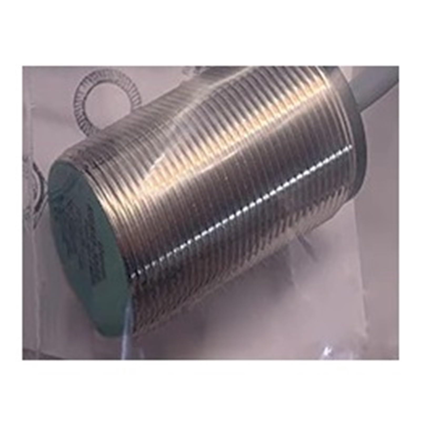 Détecteur NBB15-30GM50-US pour résoudre les pannes de signal sur vos convoyeurs automatisés