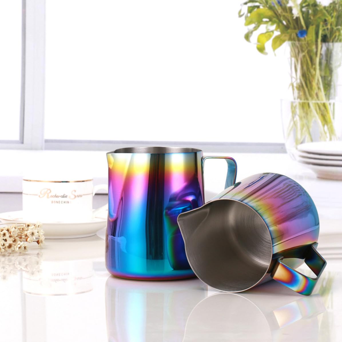 Jarras de Leche Boquilla Colorida de Acero Inoxidable Juego de 2 de 350ml y 600ml para Espumar, Fáciles de Limpiar y Medir, Ideales para Bares y Fiestas