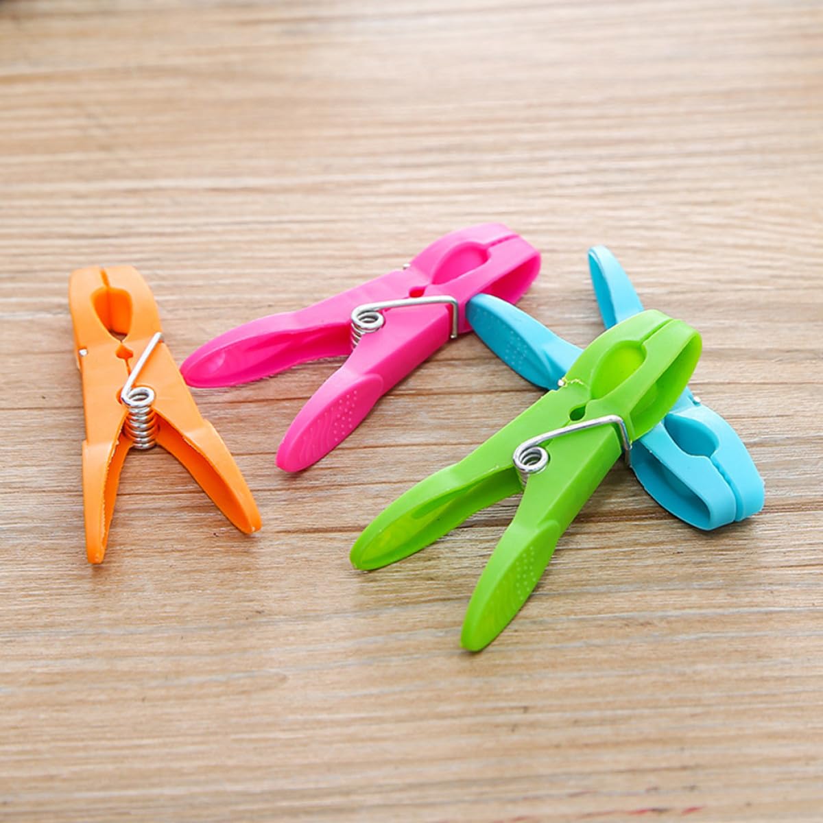 Generic 96 Piezas Pinzas de Plástico para Ropa Coloridas Resistentes al Viento de Clips Grandes para Colchas y Sábanas Accesorios Multiusos para Hogar Balcón y Hotel sin Color Aleatorio
