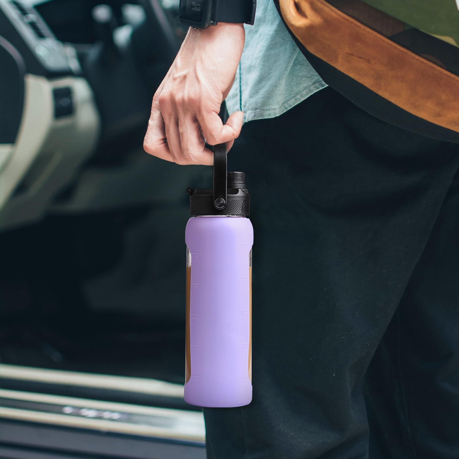 BLUEGO Borraccia Vetro 700ml con 2 Coperchi e Cannuccia, Sportiva Bottiglia d'Acqua con Custodia in Silicone e Indicatori di Tempo, Senza BPA, Viola