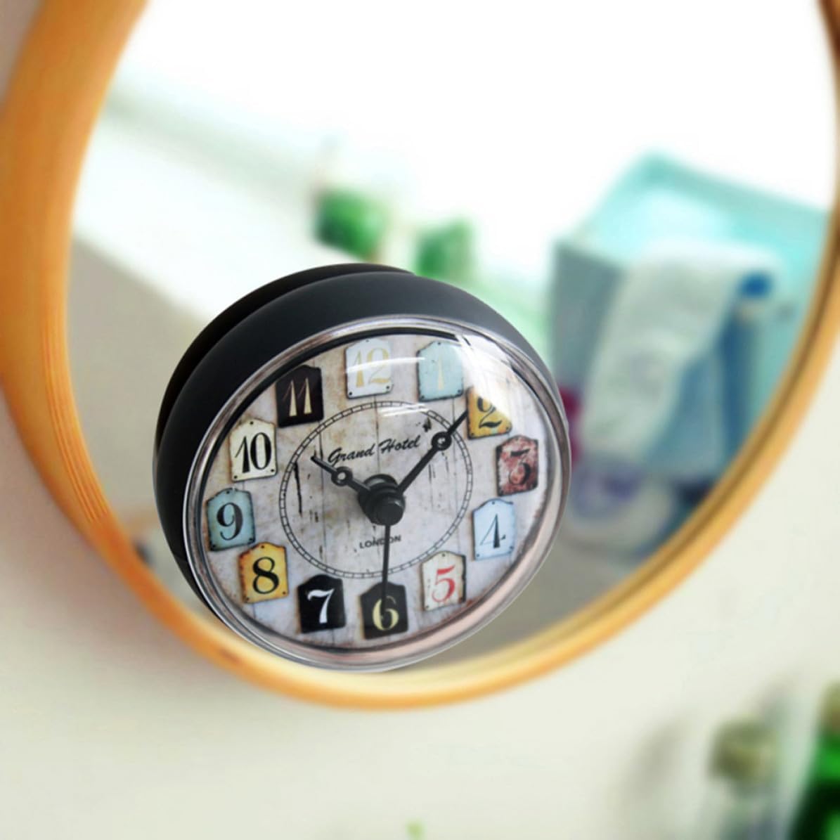 Waterproof Shower Clock with Suction Cup, Plastic Wall-mountable