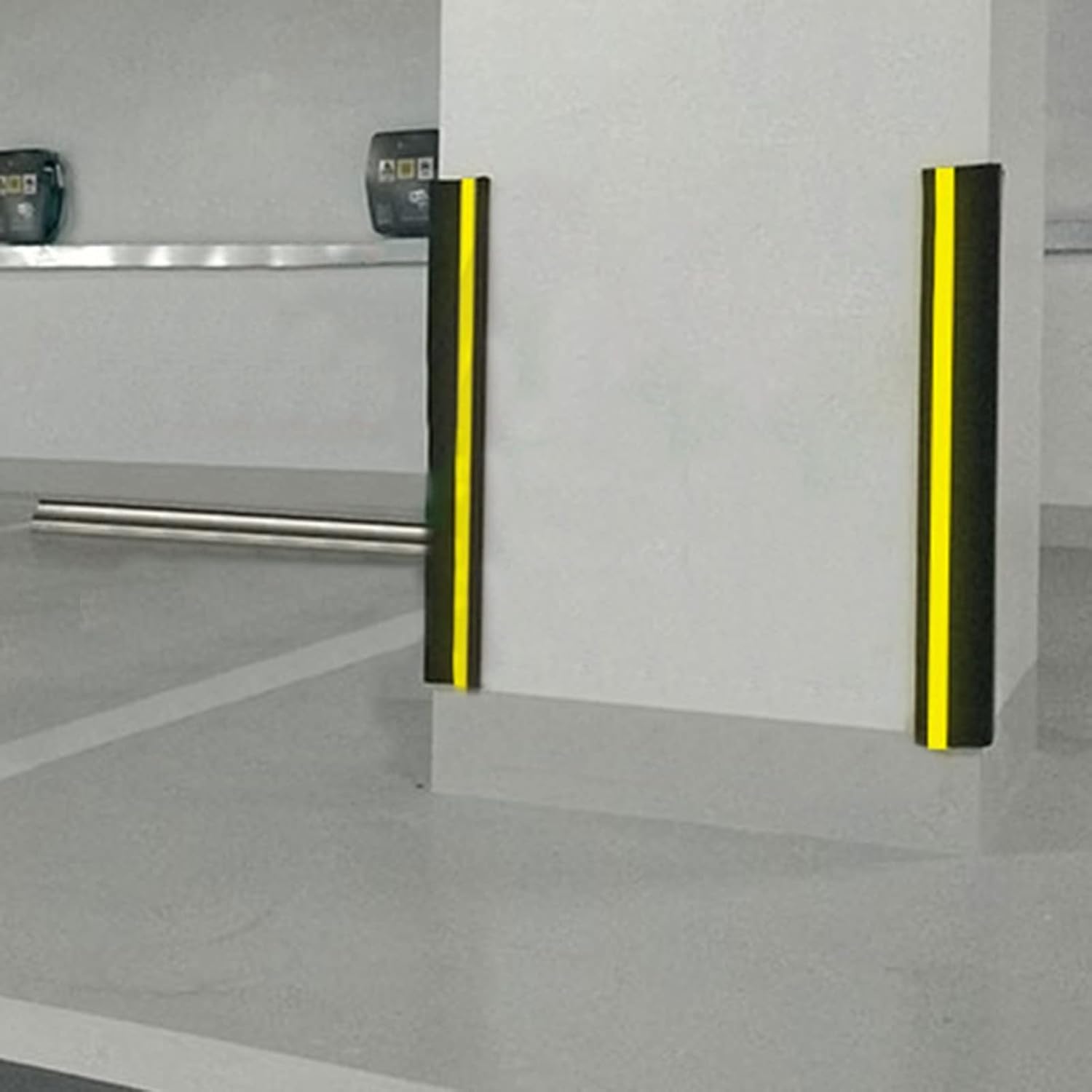 Garage Wall Protector, Rubber Wall Corner Guard for Parking Garages, L-Shape Wall Edge Protector with Reflective Safety Strips, Black,80x20cm(31.5x7.87 in)