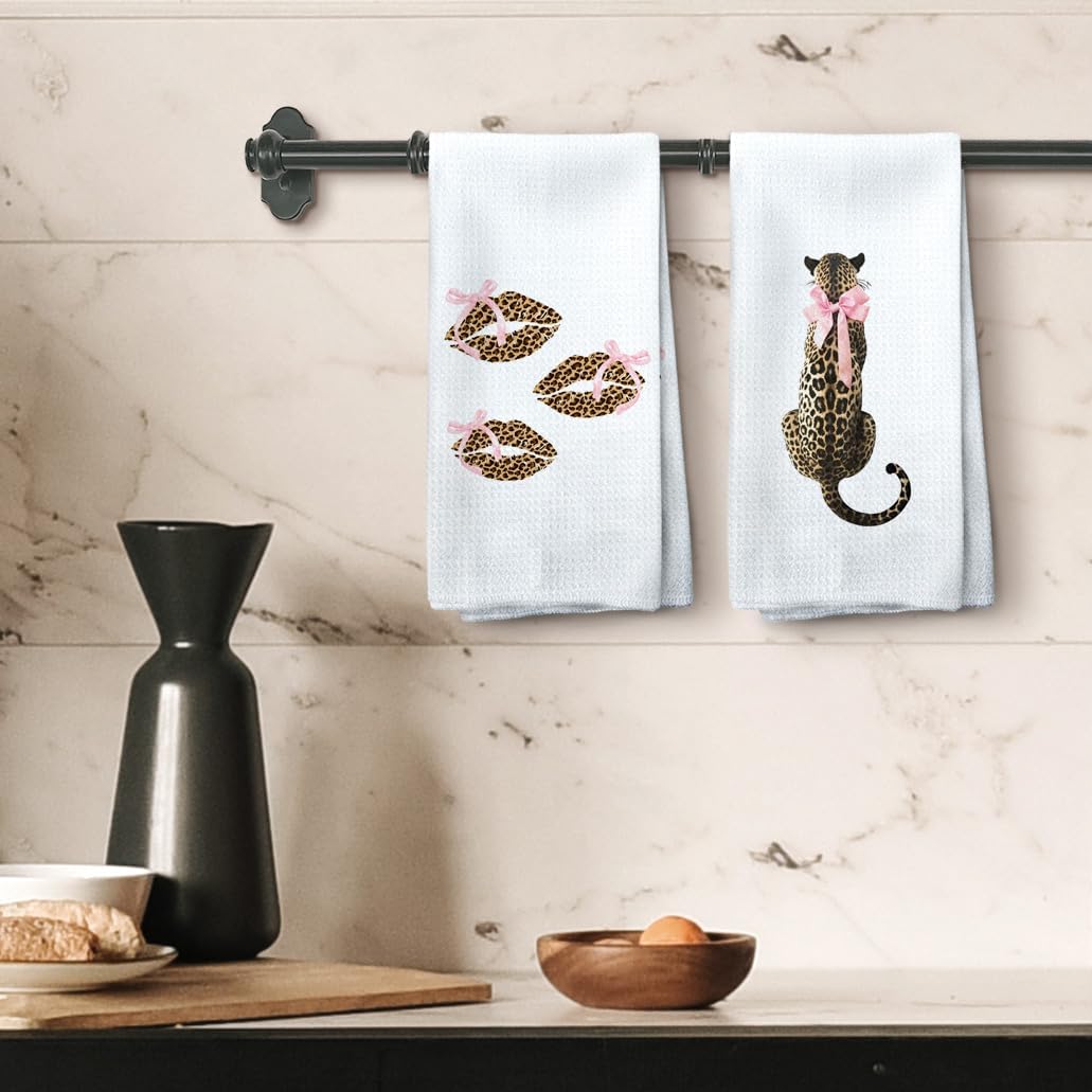 Funky Retro Leopard Kitchen Towels Set of 2, Preppy Pink Cheetah Hand Towels, Pink Coquette Bow Leopard Dishcloths Tea Towel for Kitchen, Trendy Cheetah Lips Bow KitchenBathroom Decor, 16x24in image 4