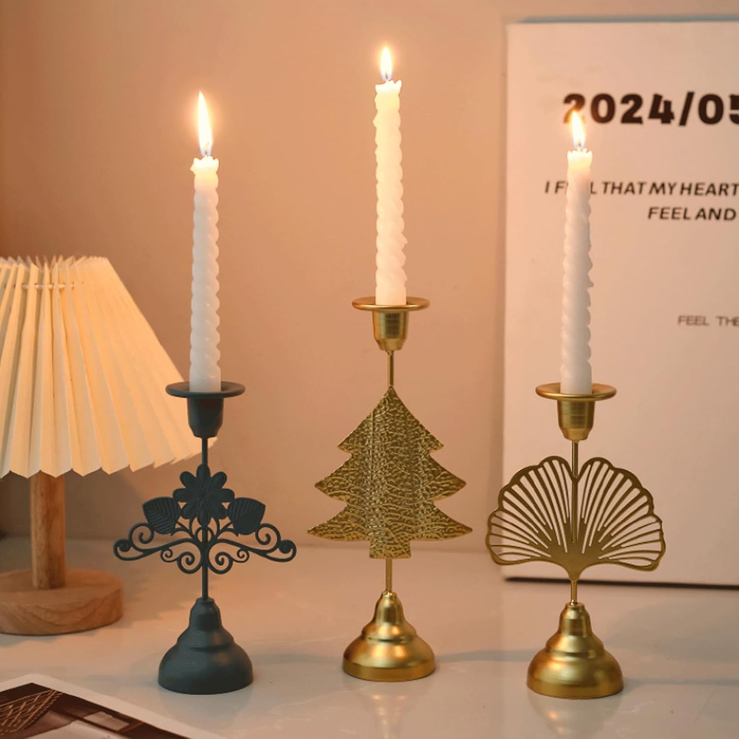 鋳鉄製キャンドルホルダー キャンドルスティックホルダー テーパー - 屋内装飾用燭台 - マルチカラーオプション - 9x9x22.