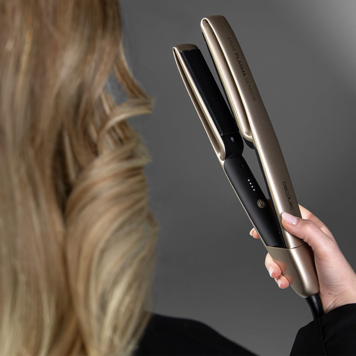 Cecotec Piastra per Capelli Lisse Plasma Sensor. Sensore Intelligente, Piastre Flottanti, Tecnologia Plasma+Sensore, Rivestimento NanoSilk, 160-220 ºC, Punta Fredda, Autospegnimento