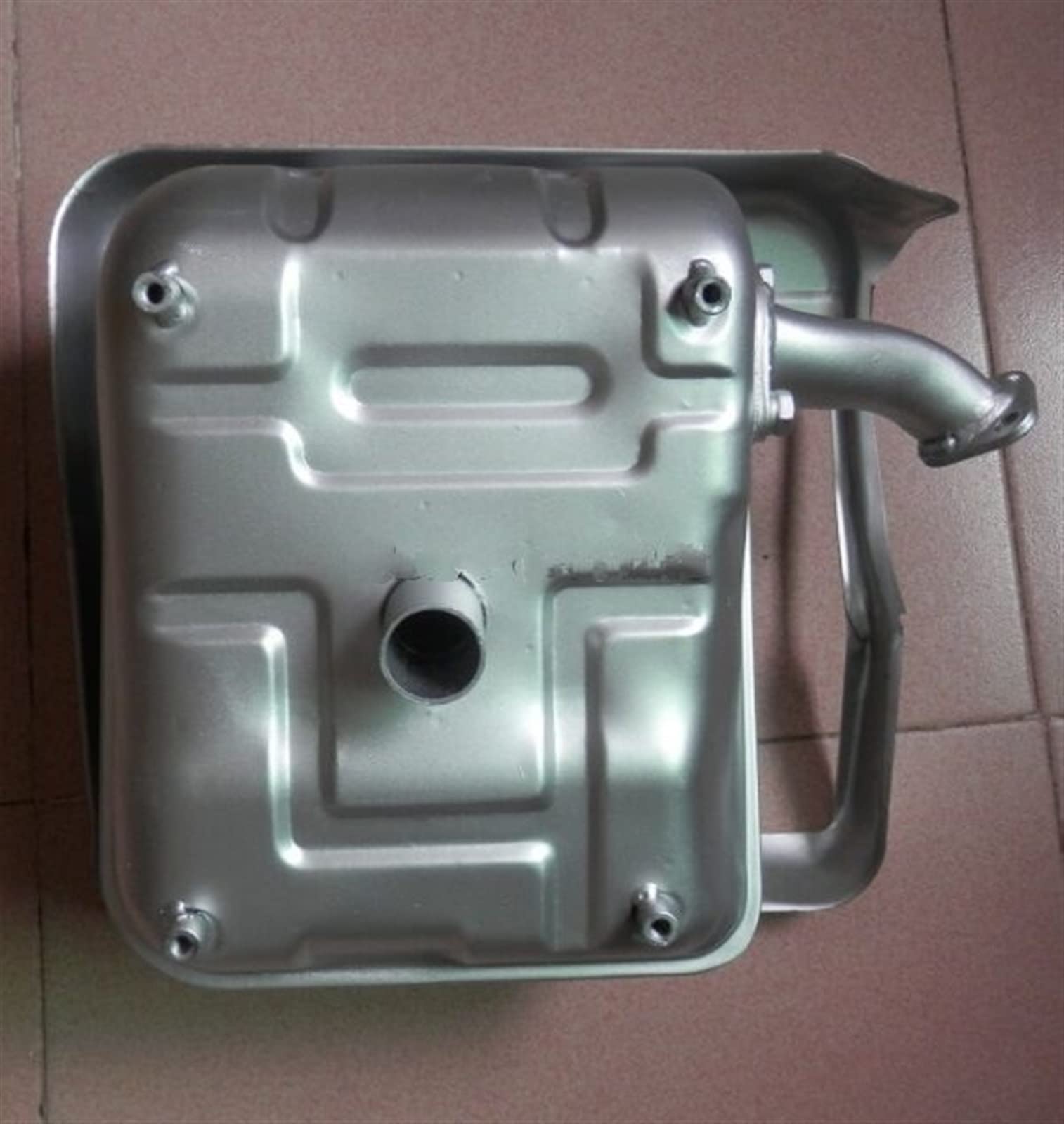 IWBR ENSAMBLE DE SILENCIADOR EF6600 CON CARCASA AJUSTADA for YAMAHA MZ360 5KW GENERADOR ESCAPE MUFFER SHROUD CUBIERTA PROTECTOR DE SILENCIADOR