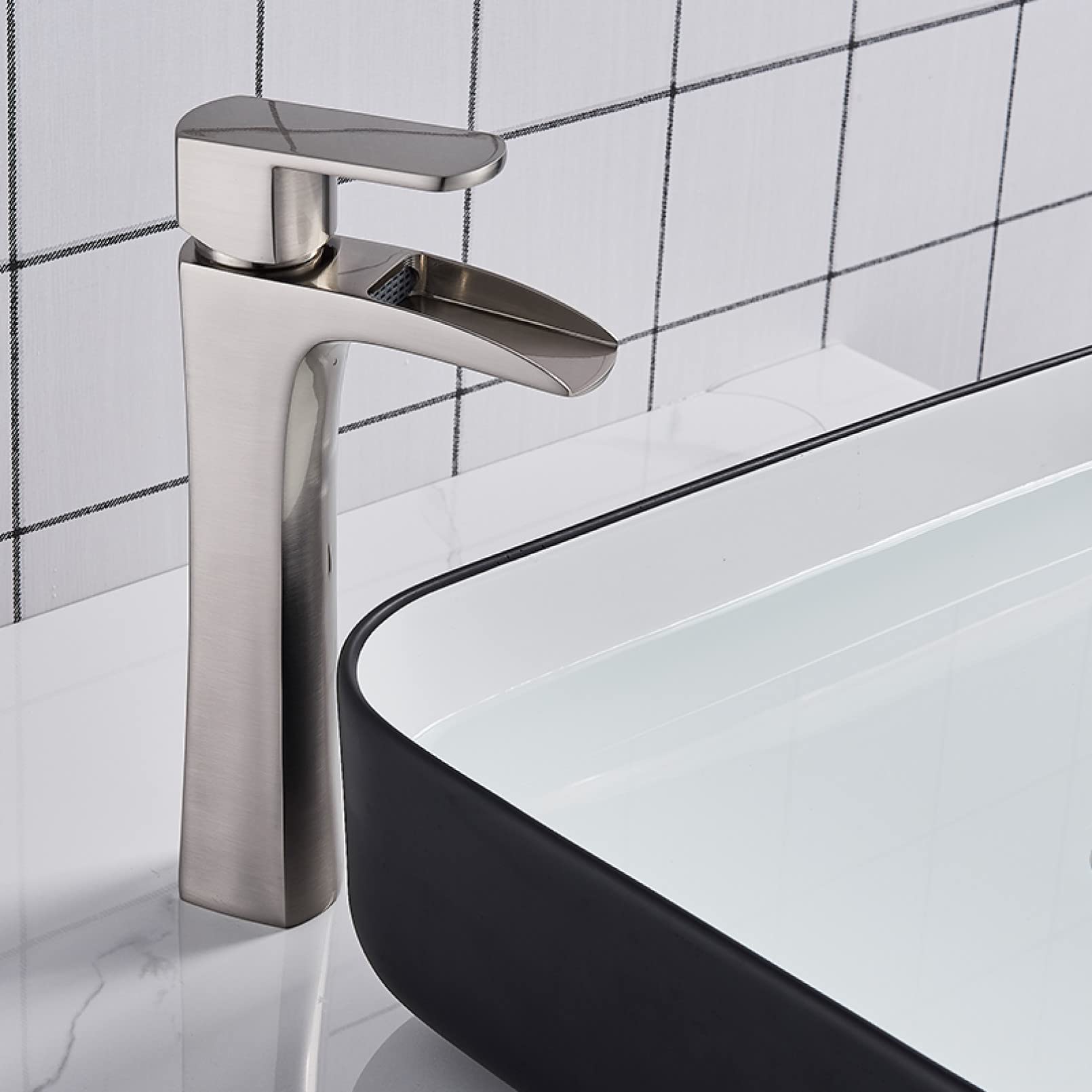 Robinet de bassin cascade chromé LWX mitigeur de luxe sur pont pour vasque