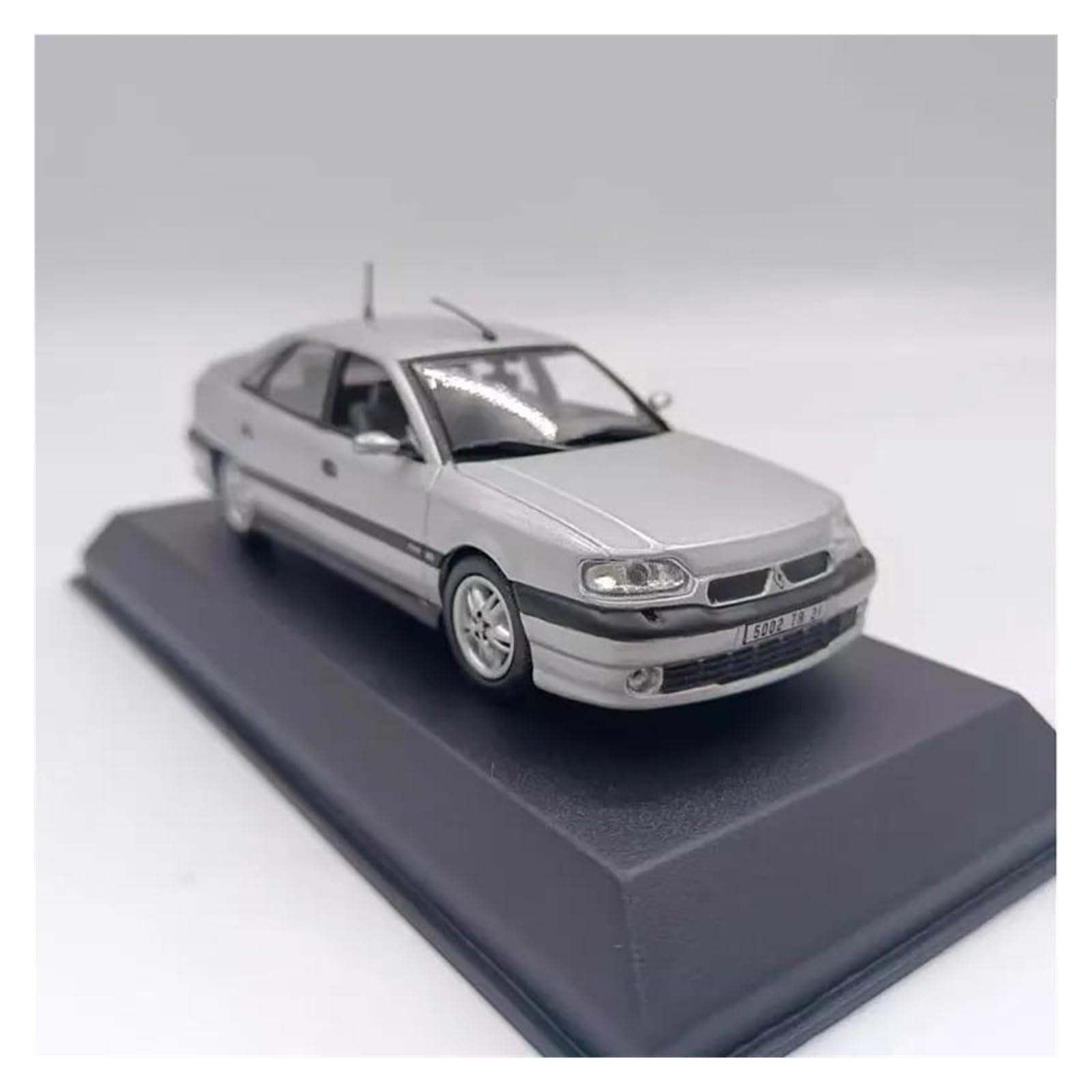 Metallo Scala Replica 1 43 Per Renault Safrane Simulazione Modello Di Auto In Lega Statico Veicolo Classico Collezione Hobby Souvenir