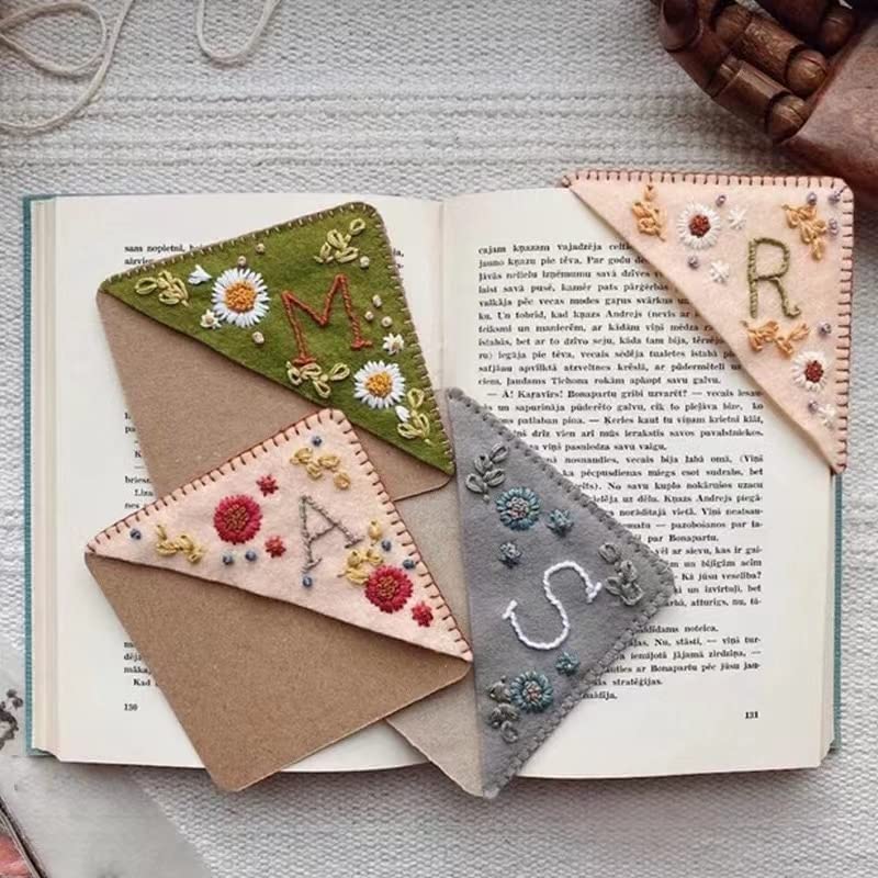 Personalized Hand Embroidered Corner Bookmark, 26 Letters Hand Stitched Felt Corner Letter Bookmark, Cute Flower Embroidery Bookmarks for Book Reading Lovers Meaningful Gift (Summer,M