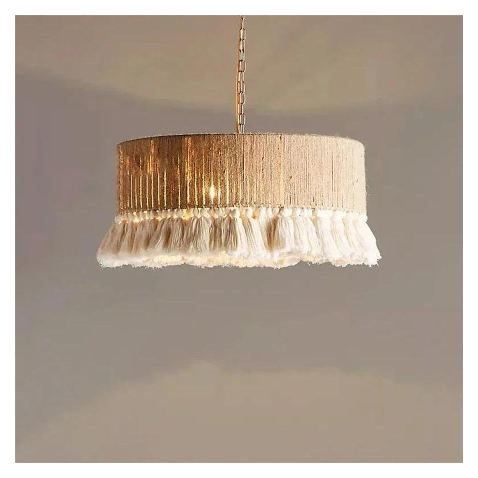 Luminaires suspendus pour réchauffer une ambiance froide avec style