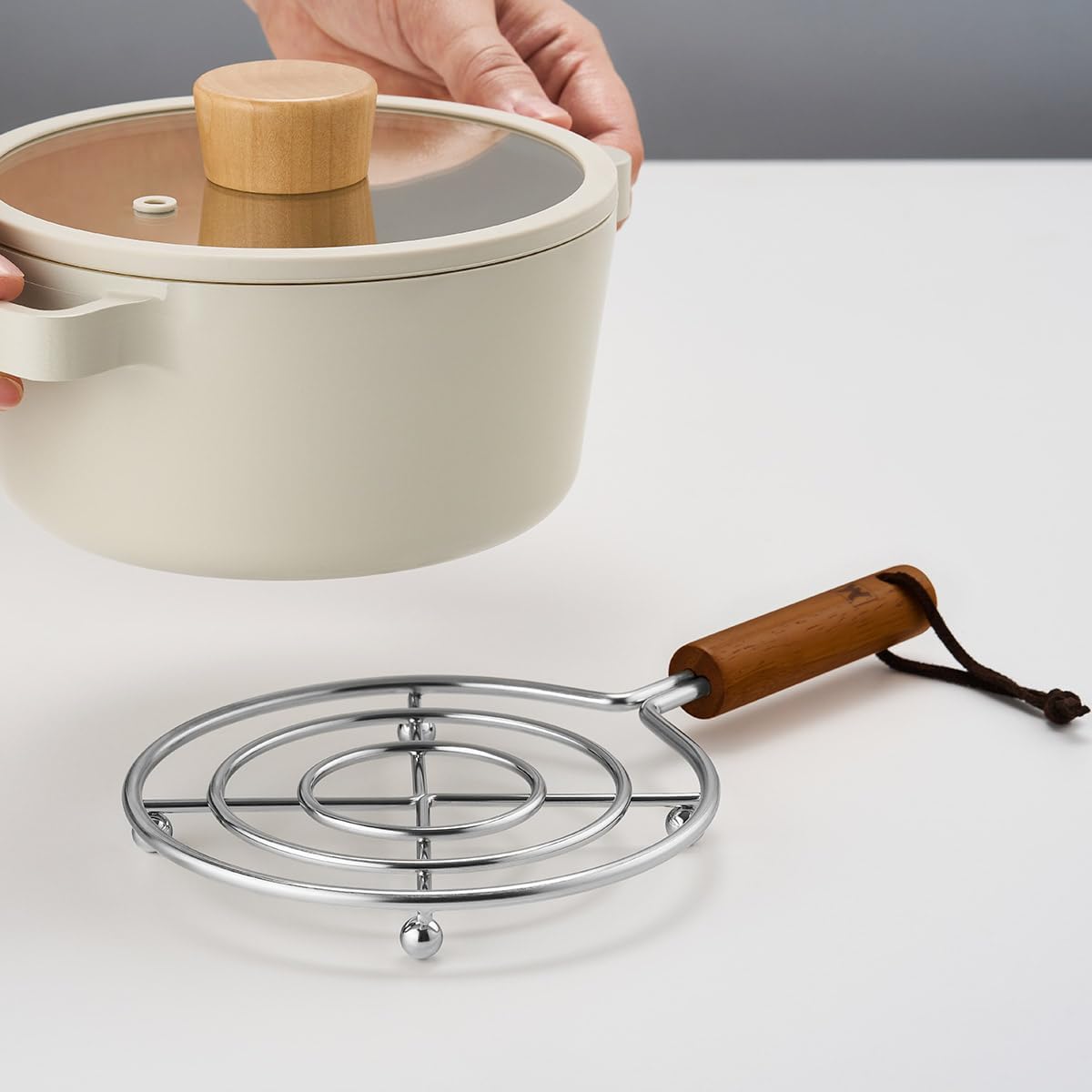 WAGENSTEIGER Stainless Steel Pot Trivets, Home Kitchen Hot Plate Holder, Heat Resistant, Cooling Grill Stand with Wooden Handle, Great for Hot Skillet or Frying Pan, Pot Rest (5.71" D x 10.43")
