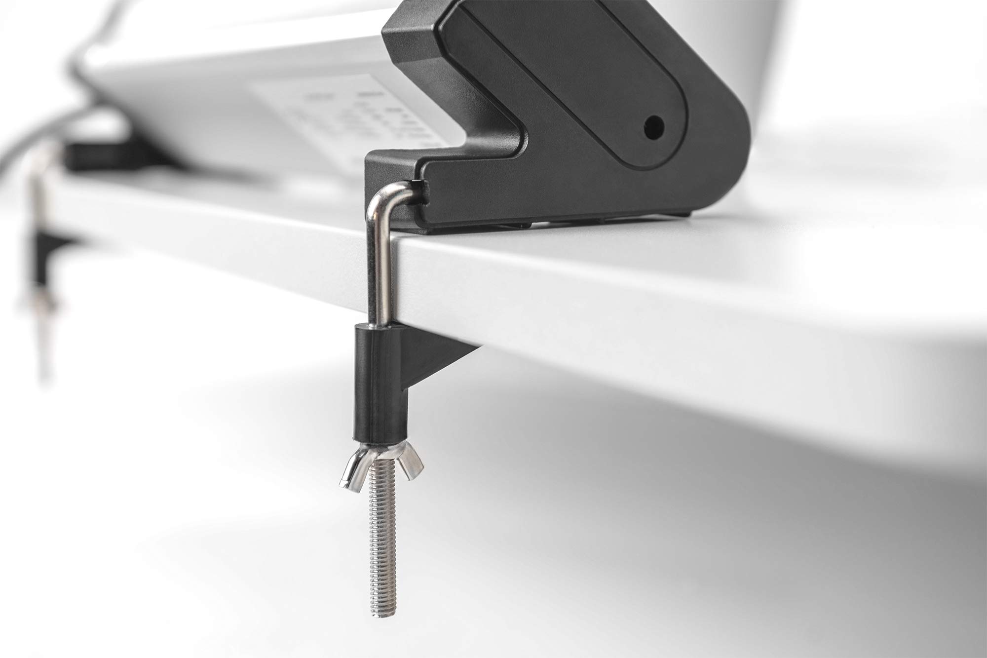 DIGITUS DA-70614 – Steckdosenleiste mit USB – 3 Stück – 2X USB Port (USB-A) – 4X Schutzkontakt Steckdose – Mit Schalter – USB Ladegerät – Für Schreibtisch & Wandmontage | 4x Schutzkontakt-Steckdose – Mit Schalter – Für Schreibtisch und Wandmontage