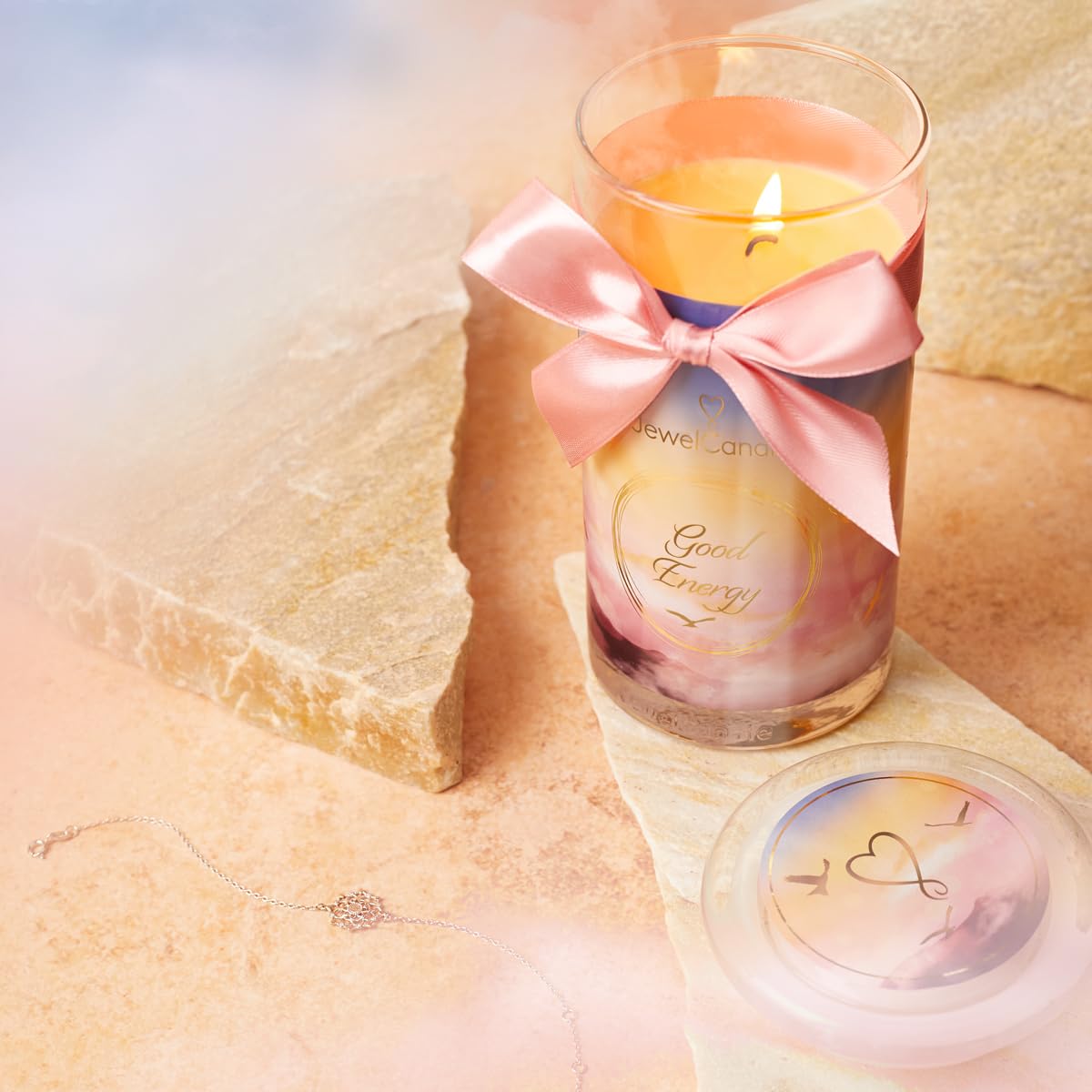 JuwelKerze Good Energy Armband Silber - große Schmuckkerze 80 Std - Duftkerze mit Zitrusduft - Kerze mit Schmuck Überraschung - Geschenke für Frauen