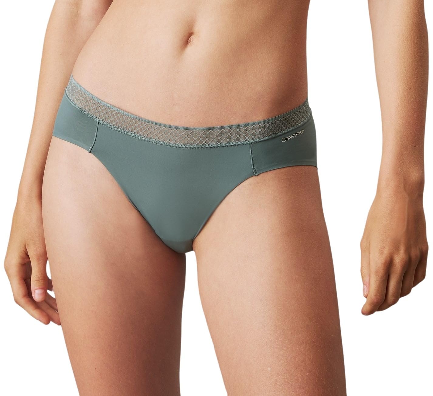 Mode von Calvin Klein & Tommy Hilfiger