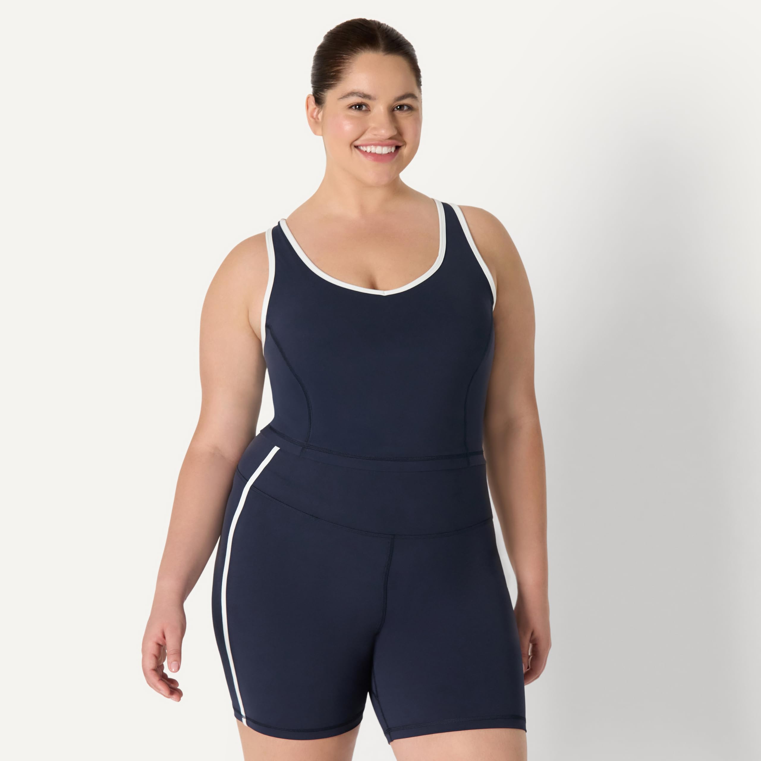 Amazon Essentials Mujer Top Corto de Tirantes Deportivo de Tejido FormFlex Ultrasuave con Soporte Ligero, Sujetador y Ribete en Contraste