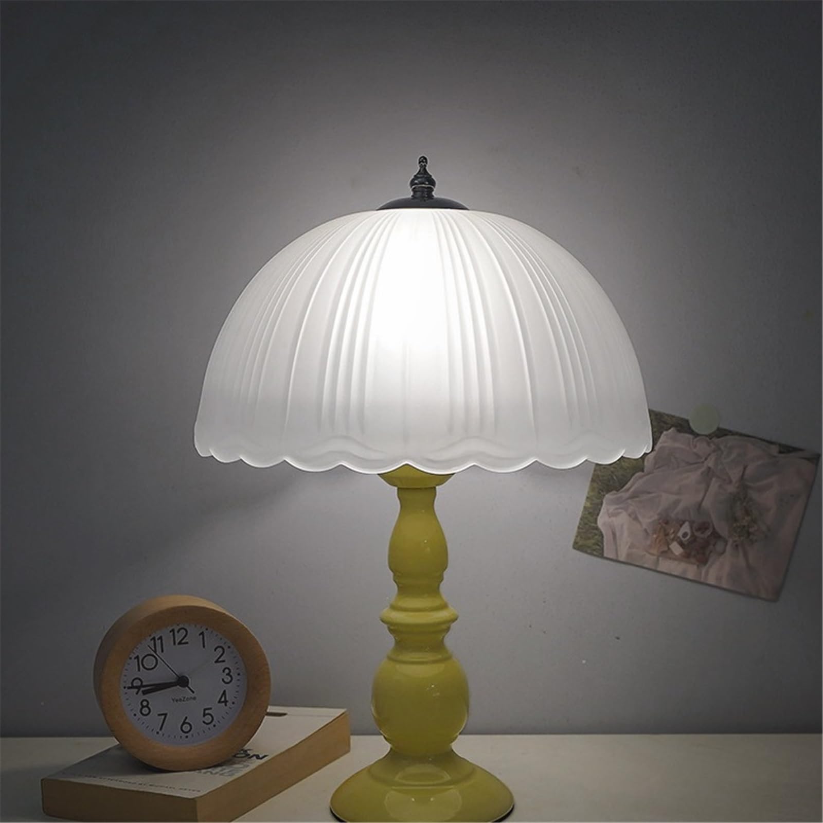 Affascinante Lampada da tavolo vintage in ferro e vetro for studio e camera da letto Arredamento per la casa