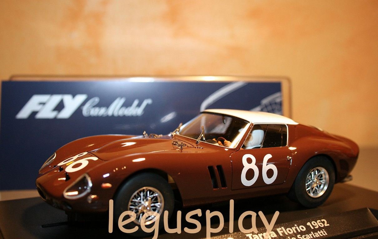 ヴィンテージ　フェラーリバンダイ製 LV-N フェラーリ 328 GTB（黒）【4543736329107】