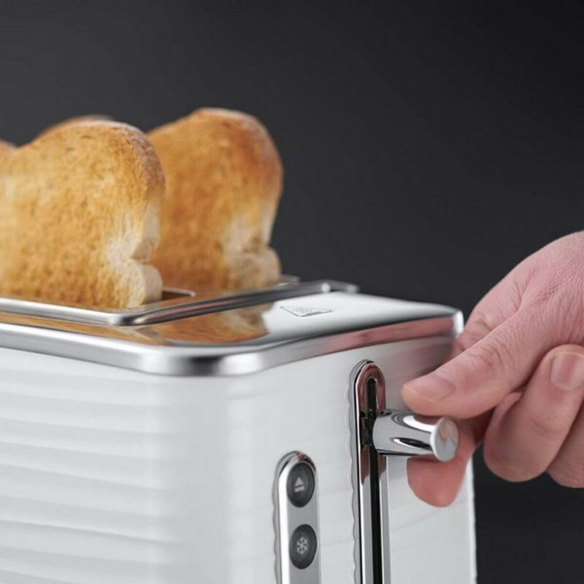 Russell Hobbs Grille pain [Fentes Extra Larges] Inspire Blanc (Design moderne, contrôle brunissage ajustable, tout type de pain, décongèle, réchauffe viennoiserie, ramasse-miettes) Toaster 24370-56